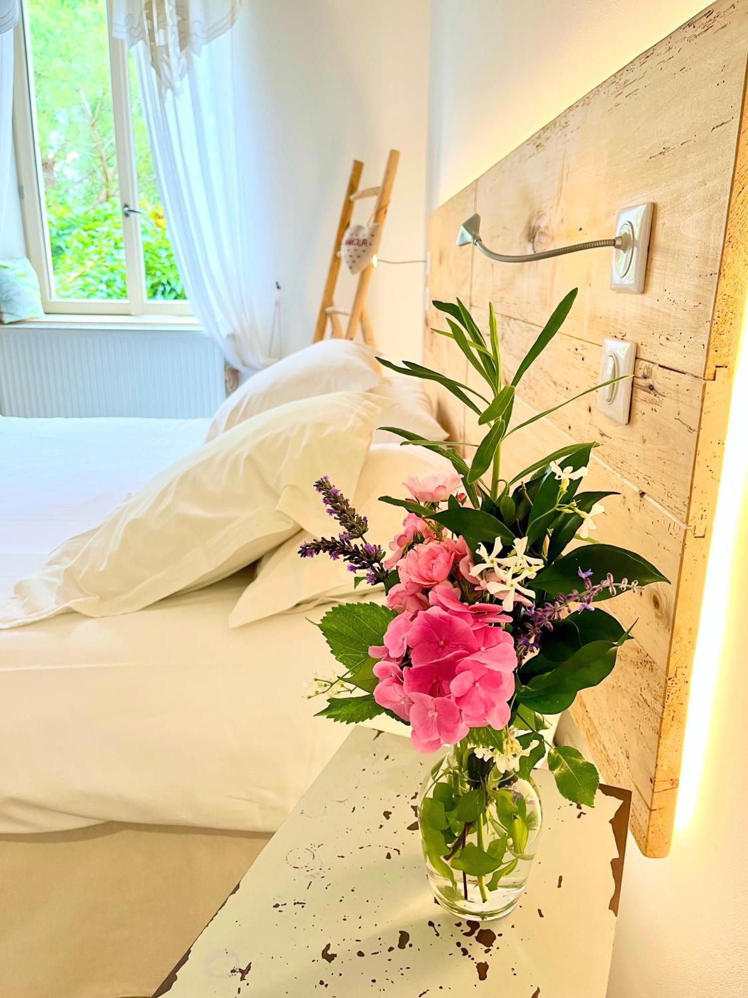 Le Relais Des Anges Panzió Mercuès Kültér fotó